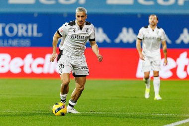 Rodrigo Abascal Liga Portekiz maçı sırasında Estoril Praia ve Vitoria SC takımları arasında Estadio Antonio Coimbra da Mota 'da görüldü (Maciej Rogowski / Ball Raw Images)