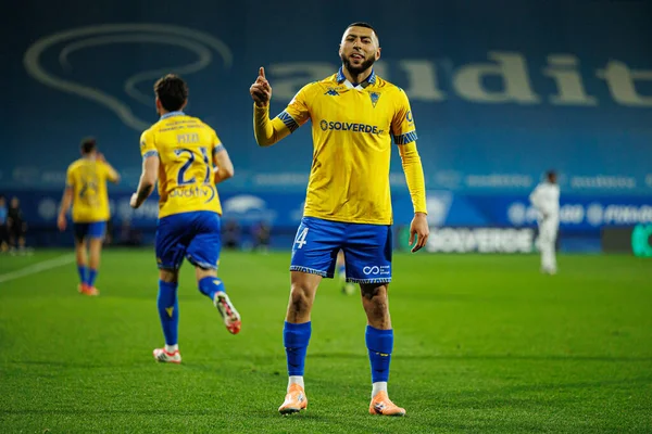Yanis Begraoui, Liga Portekiz maçında GD Estoril Praia ve Vitoria SC takımları arasında Estadio Antonio Coimbra da Mota (Maciej Rogowski / Ball Raw Images)