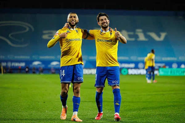 Yanis Begraoui ve Pizzi, Liga Portekiz maçında GD Estoril Praia ve Vitoria SC takımları arasında Estadio Antonio Coimbra da Mota (Maciej Rogowski / Ball Raw Images)