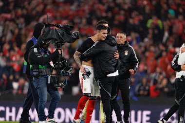 Enzo Barrenechea, SL Benfica ve Real Madrid CF (Maciej Rogowski / Ball Raw Images) arasındaki Şampiyonlar Ligi faz maçında gol üstüne gol atarken görüldü)