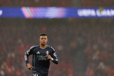 SL Benfica ve Real Madrid CF (Maciej Rogowski / Ball Raw Images) arasındaki Şampiyonlar Ligi faz maçında Kylian Mbappe görüldü)