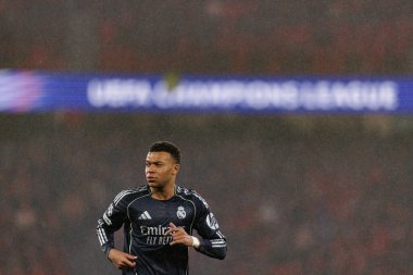 SL Benfica ve Real Madrid CF (Maciej Rogowski / Ball Raw Images) arasındaki Şampiyonlar Ligi faz maçında Kylian Mbappe görüldü)