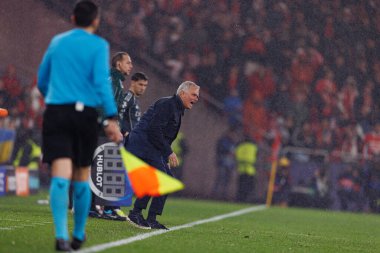 SL Benfica ve Real Madrid CF (Maciej Rogowski / Ball Raw Images) arasındaki Şampiyonlar Ligi faz maçında Jose Mourinho görüldü)