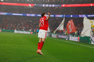 Andreas Schjelderup, SL Benfica ve Real Madrid CF (Maciej Rogowski / Ball Raw Images) arasındaki Şampiyonlar Ligi faz maçında gol attıktan sonra kutlama yaparken görüldü.)