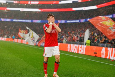 Andreas Schjelderup, SL Benfica ve Real Madrid CF (Maciej Rogowski / Ball Raw Images) arasındaki Şampiyonlar Ligi faz maçında gol attıktan sonra kutlama yaparken görüldü.)