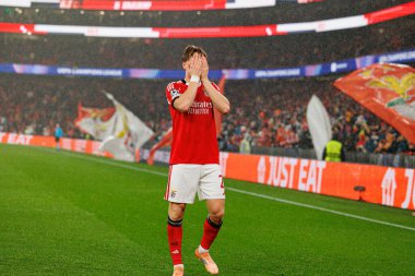 Andreas Schjelderup, SL Benfica ve Real Madrid CF (Maciej Rogowski / Ball Raw Images) arasındaki Şampiyonlar Ligi faz maçında gol attıktan sonra kutlama yaparken görüldü.)