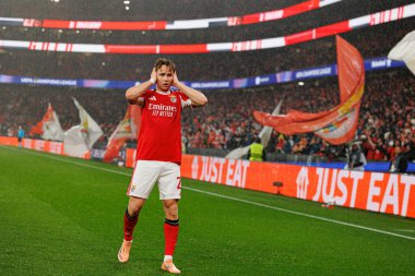 Andreas Schjelderup, SL Benfica ve Real Madrid CF (Maciej Rogowski / Ball Raw Images) arasındaki Şampiyonlar Ligi faz maçında gol attıktan sonra kutlama yaparken görüldü.)
