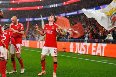 Andreas Schjelderup, SL Benfica ve Real Madrid CF (Maciej Rogowski / Ball Raw Images) arasındaki Şampiyonlar Ligi faz maçında gol attıktan sonra kutlama yaparken görüldü.)