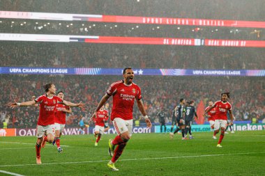 Vangelis Pavlidis, SL Benfica ile Real Madrid CF (Maciej Rogowski / Ball Raw Images) arasındaki Şampiyonlar Ligi faz maçında attığı golün ardından kutlama yaparken görülüyor.)