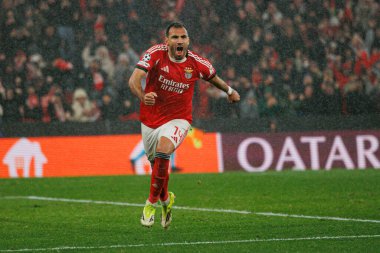 Vangelis Pavlidis, SL Benfica ile Real Madrid CF (Maciej Rogowski / Ball Raw Images) arasındaki Şampiyonlar Ligi faz maçında attığı golün ardından kutlama yaparken görülüyor.)