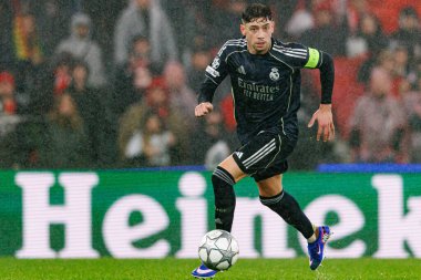 Federico Valverde SL Benfica ve Real Madrid CF (Maciej Rogowski / Ball Raw Images) arasındaki Şampiyonlar Ligi faz maçında görüldü)