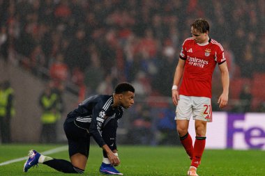 Kylian Mbappe ve Andreas Schjelderup SL Benfica ve Real Madrid CF (Maciej Rogowski / Ball Raw Images) arasında Şampiyonlar Ligi faz maçında görüldüler.)