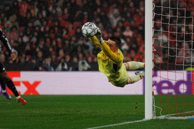 Anatoliy Trubin SL Benfica ve Real Madrid CF (Maciej Rogowski / Ball Raw Images) arasındaki Şampiyonlar Ligi faz maçında görüldü)