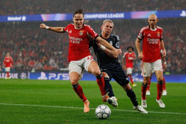 Andreas Schjelderup ve Franco Mastantuono SL Benfica ve Real Madrid CF (Maciej Rogowski / Ball Raw Images) arasındaki Şampiyonlar Ligi faz maçında)
