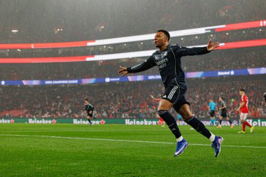Kylian Mbappe, SL Benfica ve Real Madrid CF (Maciej Rogowski / Ball Raw Images) arasındaki Şampiyonlar Ligi faz maçında gol üstüne gol atarken görüldü)