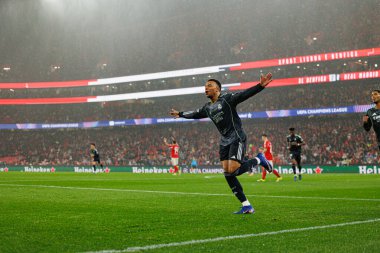 Kylian Mbappe, SL Benfica ve Real Madrid CF (Maciej Rogowski / Ball Raw Images) arasındaki Şampiyonlar Ligi faz maçında gol üstüne gol atarken görüldü)