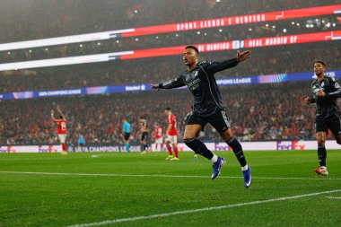Kylian Mbappe, SL Benfica ve Real Madrid CF (Maciej Rogowski / Ball Raw Images) arasındaki Şampiyonlar Ligi faz maçında gol üstüne gol atarken görüldü)