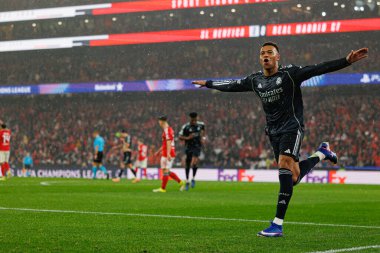 Kylian Mbappe, SL Benfica ve Real Madrid CF (Maciej Rogowski / Ball Raw Images) arasındaki Şampiyonlar Ligi faz maçında gol üstüne gol atarken görüldü)