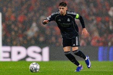 Federico Valverde SL Benfica ve Real Madrid CF (Maciej Rogowski / Ball Raw Images) arasındaki Şampiyonlar Ligi faz maçında görüldü)