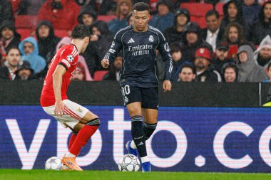 SL Benfica ve Real Madrid CF (Maciej Rogowski / Ball Raw Images) arasındaki Şampiyonlar Ligi faz maçında Kylian Mbappe görüldü)