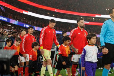 Tomas Araujo, Anatoliy Trubin ve Nicolas Otamendi SL Benfica ile Real Madrid CF (Maciej Rogowski / Ball Raw Images) arasındaki Şampiyonlar Ligi faz maçında görüldü.)