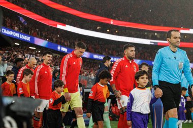 Tomas Araujo, Anatoliy Trubin ve Nicolas Otamendi SL Benfica ile Real Madrid CF (Maciej Rogowski / Ball Raw Images) arasındaki Şampiyonlar Ligi faz maçında görüldü.)