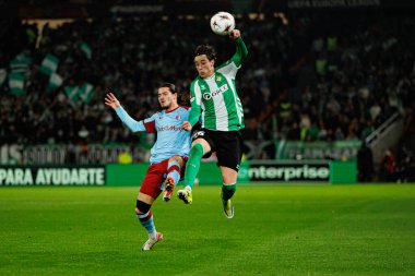 Anis Hacı Moussa ve Valentin Gomez, Real Betis Balompie ve Feyenoord Rotterdam (Maciej Rogowski / Ball Raw Images) takımları arasında oynanan UEFA Avrupa Ligi maçında görüldü.)