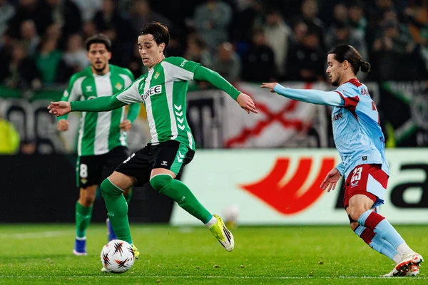 Anis Hacı Moussa ve Valentin Gomez, Real Betis Balompie ve Feyenoord Rotterdam (Maciej Rogowski / Ball Raw Images) takımları arasında oynanan UEFA Avrupa Ligi maçında görüldü.)