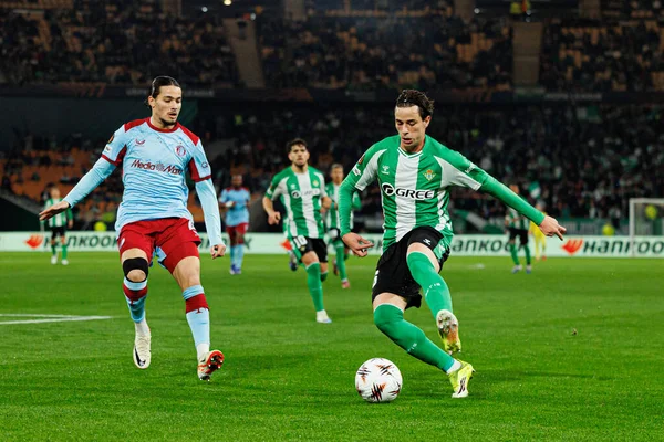 Anis Hacı Moussa ve Valentin Gomez, Real Betis Balompie ve Feyenoord Rotterdam (Maciej Rogowski / Ball Raw Images) takımları arasında oynanan UEFA Avrupa Ligi maçında görüldü.)