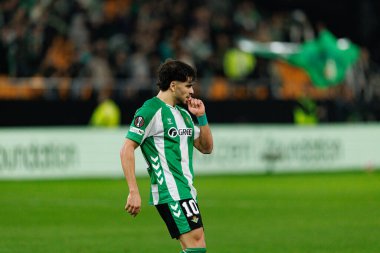 Ez Abdessamad Ezzalzouli UEFA Avrupa Ligi maçında Real Betis Balompie ve Feyenoord Rotterdam (Maciej Rogowski / Ball Raw Images) takımları arasında gol üstüne gol atarken görüldü)