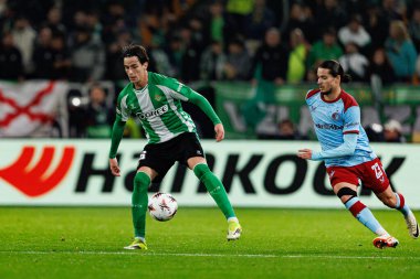 Anis Hacı Moussa ve Valentin Gomez, Real Betis Balompie ve Feyenoord Rotterdam (Maciej Rogowski / Ball Raw Images) takımları arasında oynanan UEFA Avrupa Ligi maçında görüldü.)