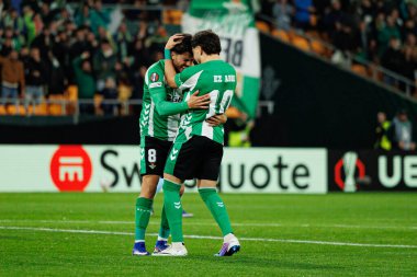 Pablo Fornals ve Ez Abde, Real Betis Balompie ve Feyenoord Rotterdam (Maciej Rogowski / Ball Raw Images) takımları arasında oynanan UEFA Avrupa Ligi maçında gol üstüne gol atarken görüldü.)