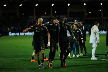 Cassiano, Khaly Kaly ve Claudio Mendes Liga Portekiz maçında Casa Pia AC ve FC Porto (Maciej Rogowski / Ball Raw Images)