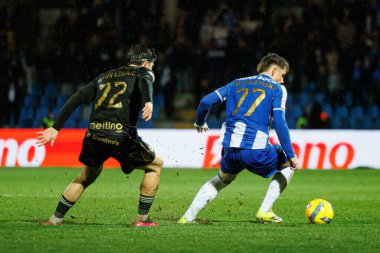 Gaizka Larrazabal ve Oskar Pietuszewski, Liga Portekiz maçında Casa Pia AC ile FC Porto (Maciej Rogowski / Ball Raw Images) arasında görüldü.)