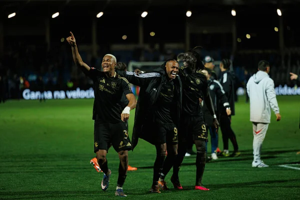 Cassiano, Khaly Kaly ve Claudio Mendes Liga Portekiz maçında Casa Pia AC ve FC Porto (Maciej Rogowski / Ball Raw Images)