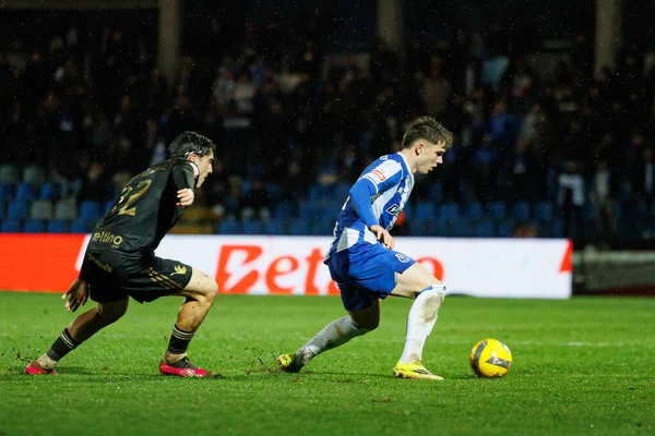 Gaizka Larrazabal ve Oskar Pietuszewski, Liga Portekiz maçında Casa Pia AC ile FC Porto (Maciej Rogowski / Ball Raw Images) arasında görüldü.)