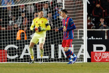 Raul Lizoain ve Robert Lewandowski Copa Del Rey çeyrek final maçında Albacete Balompie ve FC Barcelona (Maciej Rogowski / Ball Raw Images)