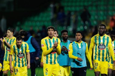 Joao Afonso ve Brayan Medina, Liga Portekiz maçı sırasında CD Tondela ve SL Benfica (Maciej Rogowski / Ball Raw Images)