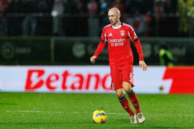 Fredrik Aursnes, Liga Portekiz 'de CD Tondela ve SL Benfica (Maciej Rogowski / Ball Raw Images) arasında oynarken görüldü.)