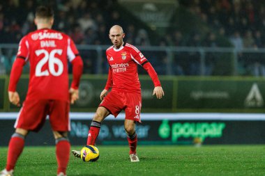 Fredrik Aursnes, Liga Portekiz 'de CD Tondela ve SL Benfica (Maciej Rogowski / Ball Raw Images) arasında oynarken görüldü.)