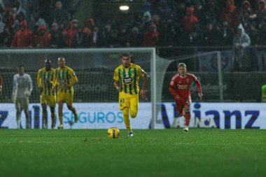 Makan Aiko, Liga Portekiz maçı sırasında CD Tondela ve SL Benfica (Maciej Rogowski / Ball Raw Images) arasında görüldü)
