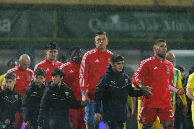 Anatoliy Trubin ve Nicolas Otamendi Liga Portekiz maçı sırasında CD Tondela ve SL Benfica (Maciej Rogowski / Ball Raw Images)
