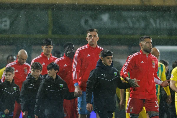 Anatoliy Trubin ve Nicolas Otamendi Liga Portekiz maçı sırasında CD Tondela ve SL Benfica (Maciej Rogowski / Ball Raw Images)
