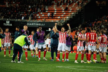 Copa Del Rey çeyrek final maçında Valencia CF ve Athletic Club (Maciej Rogowski / Ball Raw Images) takımları arasında kutlanan Athletic oyuncuları görülüyor.)