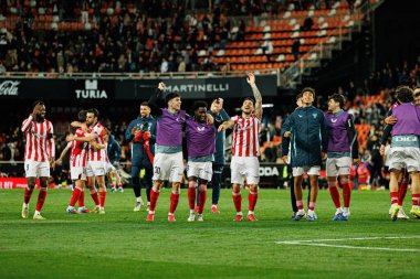 Copa Del Rey çeyrek final maçında Valencia CF ve Athletic Club (Maciej Rogowski / Ball Raw Images) takımları arasında kutlanan Athletic oyuncuları görülüyor.)