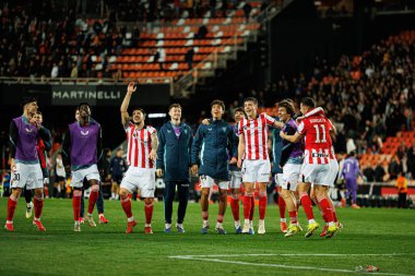 Copa Del Rey çeyrek final maçında Valencia CF ve Athletic Club (Maciej Rogowski / Ball Raw Images) takımları arasında kutlanan Athletic oyuncuları görülüyor.)