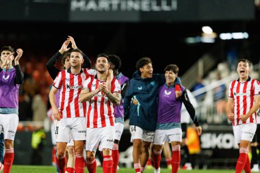 Copa Del Rey çeyrek final maçında Valencia CF ve Athletic Club (Maciej Rogowski / Ball Raw Images) takımları arasında kutlanan Athletic oyuncuları görülüyor.)