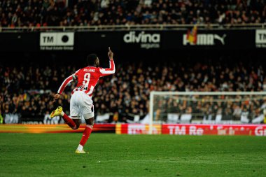 Inaki Williams, Copa Del Rey çeyrek final maçında Valencia CF ve Athletic Club (Maciej Rogowski / Ball Raw Images) takımları arasında gol attıktan sonra kutlama yaparken görüldü.)