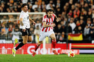 Hugo Duro ve Yuri Berchiche, Copa Del Rey çeyrek final maçında Valencia CF ve Athletic Club (Maciej Rogowski / Ball Raw Images) takımları arasında görüldü.)