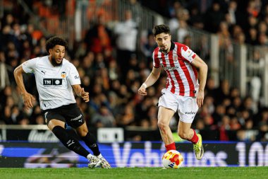 Arnaut Danjuma ve Nico Serrano, Copa Del Rey çeyrek final maçında Valencia CF ve Athletic Club (Maciej Rogowski / Ball Raw Images) takımları arasında görüldü.)